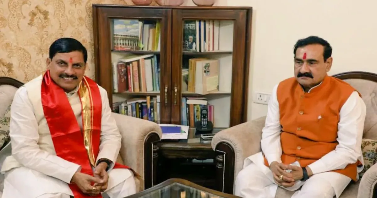 दतिया में भाजपा की मुश्किलें बढ़ीं: नरोत्तम मिश्रा को टिकट नहीं मिलने पर समर्थकों का प्रदर्शन, पार्टी आशुतोष तिवारी के नाम पर अडिग