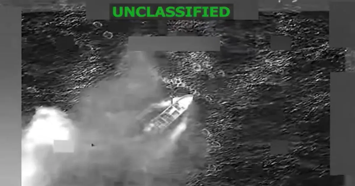 पूर्वी प्रशांत में अमेरिकी सैन्य कार्रवाई: संदिग्ध ड्रग तस्करी जहाज पर हमला, दो की मौत