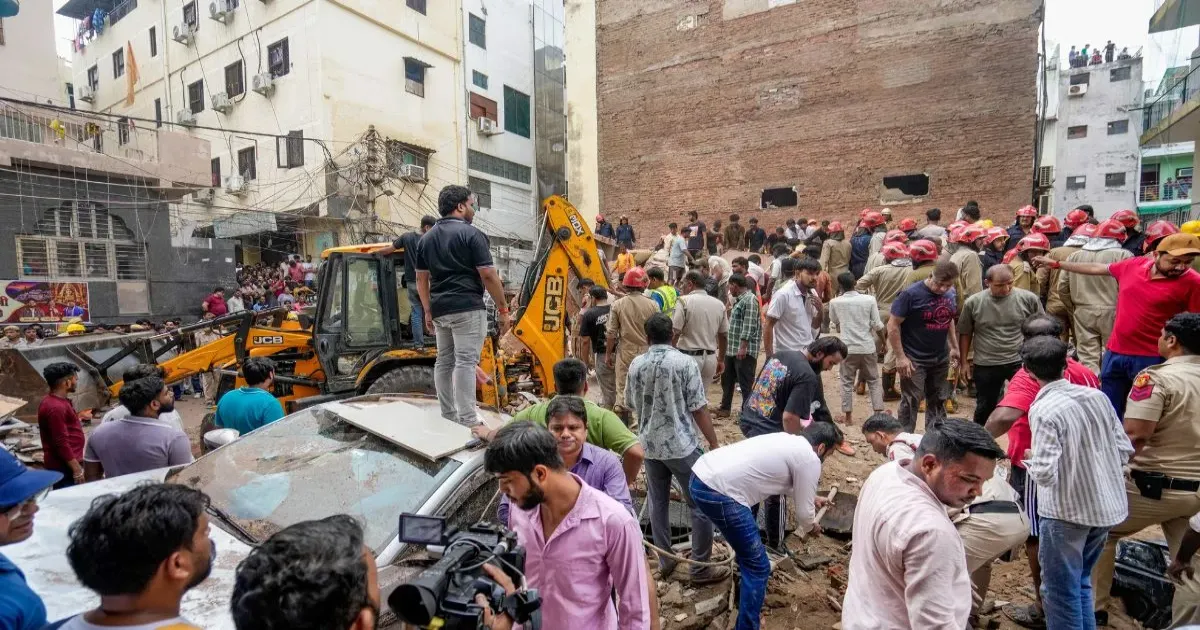 सत्य निकेतन हादसे के बाद दिल्ली में पीजी के लिए सख्त नियमों की तैयारी, पंजीकरण और सीसीटीवी होगा अनिवार्य