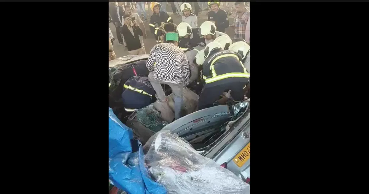 मुंबई में दर्दनाक हादसा: ईस्टर्न फ्रीवे पर कंटेनर से गिरी 40 टन लोहे की प्लेट, कैब चालक की मौत