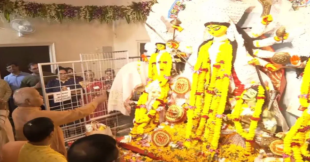 मोहन भागवत ने नागपुर में दुर्गा पूजा पंडाल में की पूजा-अर्चना, कहा- शक्ति से ही सब कुछ संभव