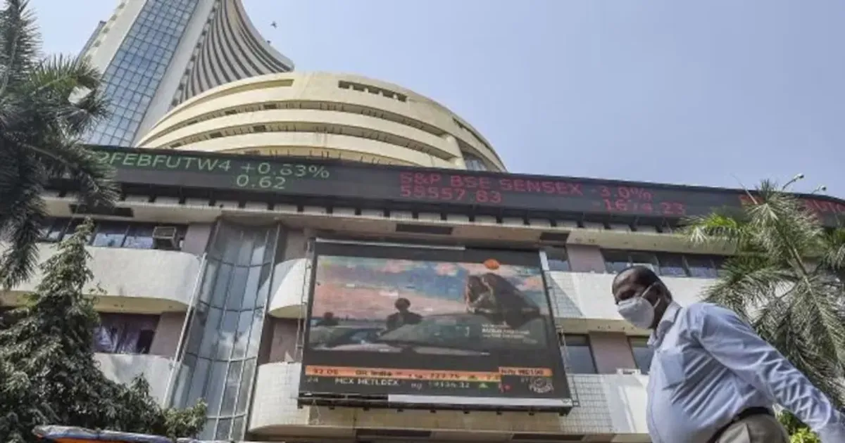 शेयर बाजार में गिरावट, सेंसेक्स 122 अंक टूटा; निफ्टी 22,700 के ऊपर, बीईएल टॉप गेनर