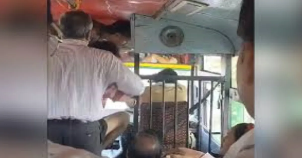 kanwariyas-assault-bus-driver-ghaziabad-video