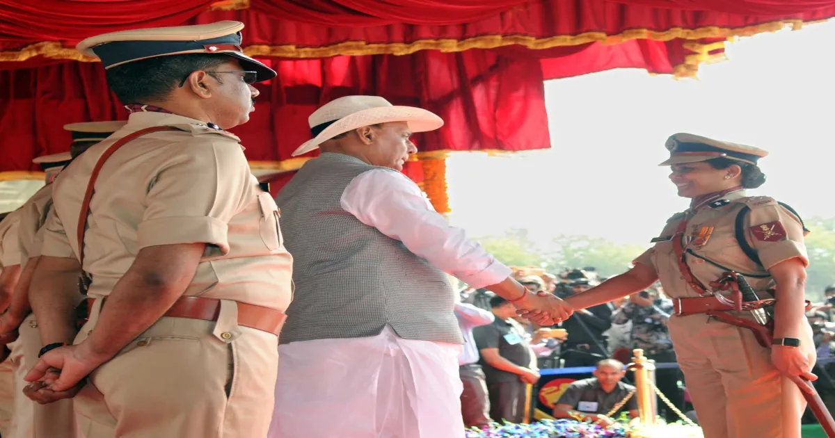 सीआईएसएफ एक नवंबर से करेगा ऐतिहासिक कार्यात्मक पुनर्गठन, क्षेत्र-विशेष सुरक्षा व्यवस्था होगी लागू