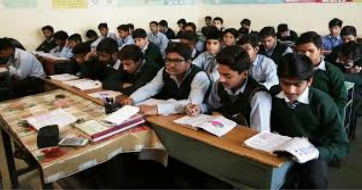 महाराष्ट्र सरकार कॉलेजों और प्राइवेट कोचिंग क्लासेस की साठगांठ तोड़ने के लिए लाएगी नया कानून