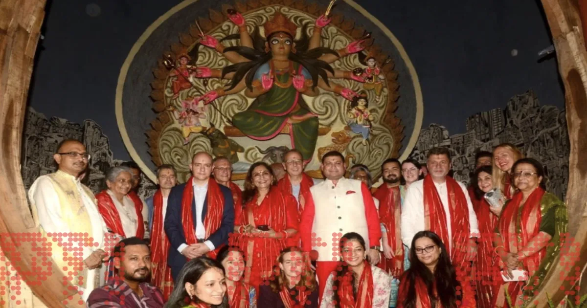 foreign-diplomats-north-kolkata-durga-puja