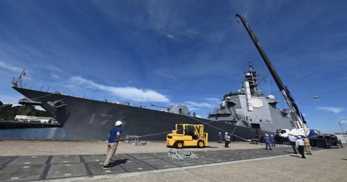 japan-warship-tomahawk-missiles
