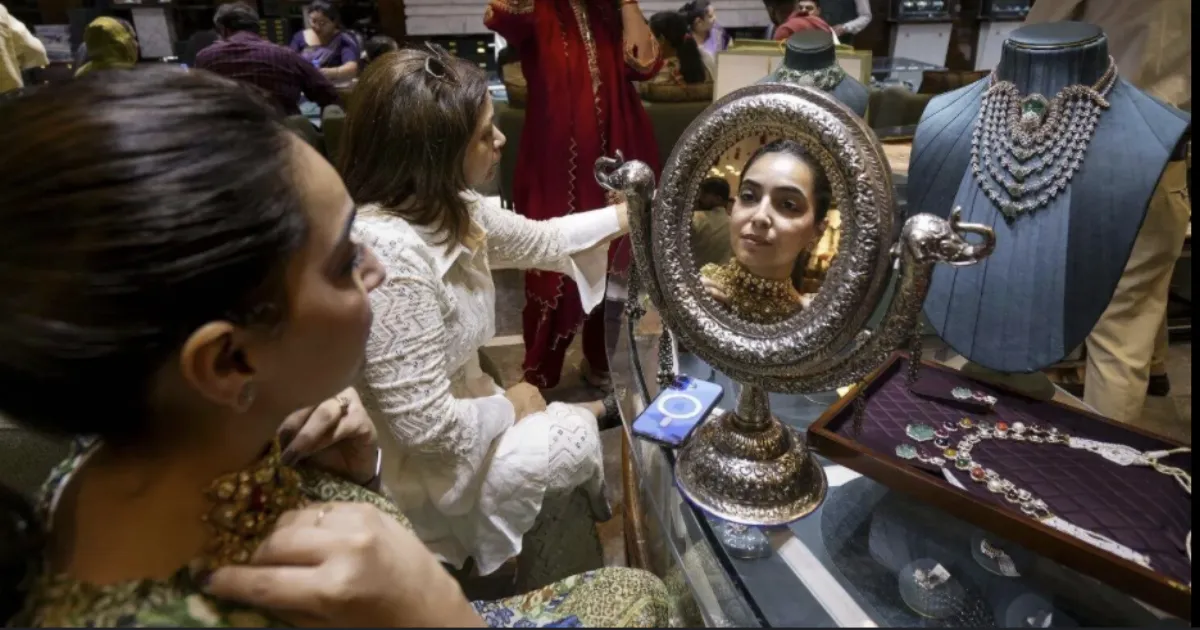 dhanteras-festival-gold-rush-record-spending