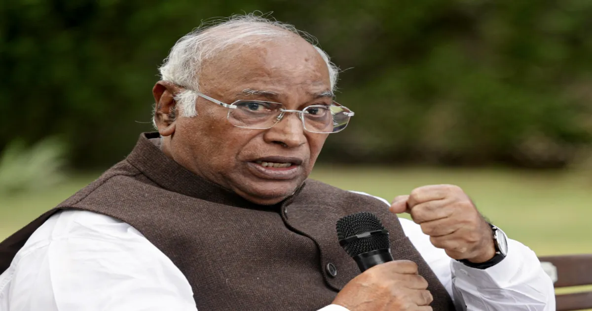 Kharge-on-RSS-ban