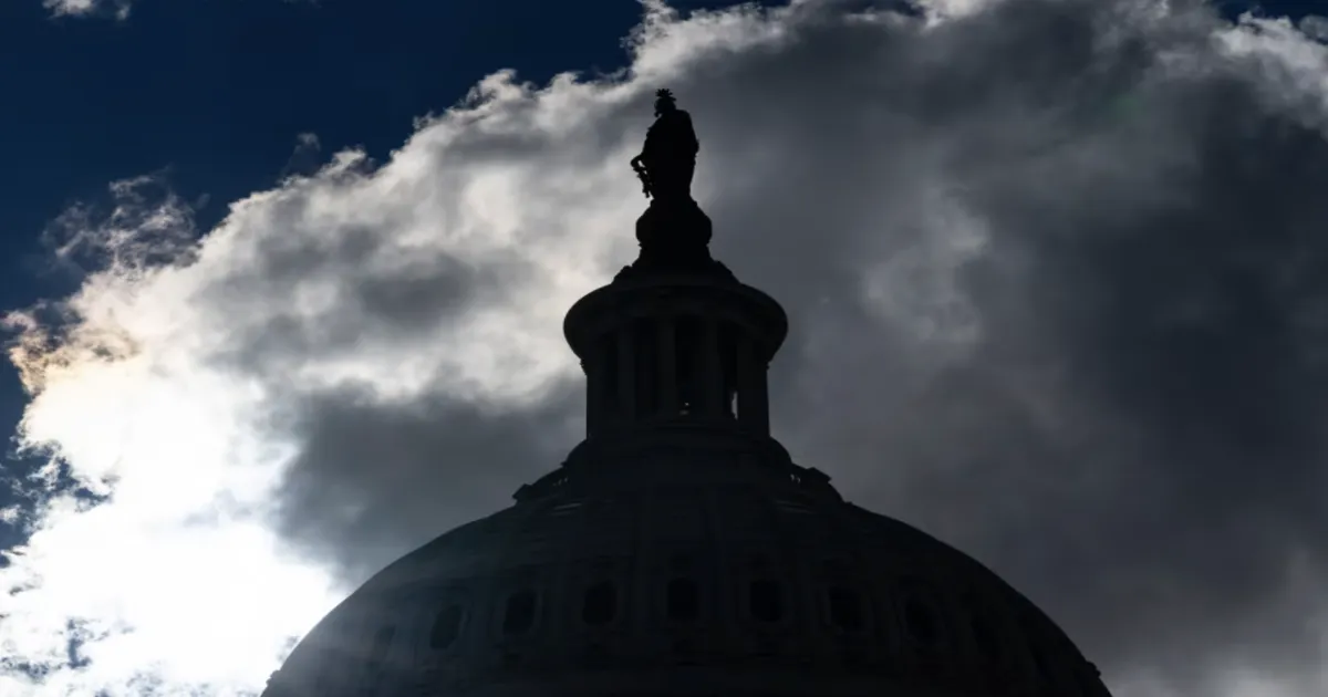 वॉशिंगटन में बढ़ती राजनीतिक तल्खी — सरकारी ठप से जूझते अमेरिकी नागरिक