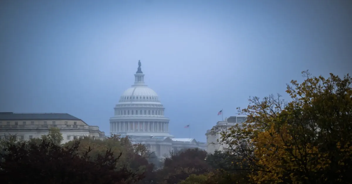 अमेरिका में सरकारी ठप का संकट गहराया, ट्रंप बेफिक्र—खाद्य सहायता पर खतरा, कर्मचारियों की तनख्वाह अटकी