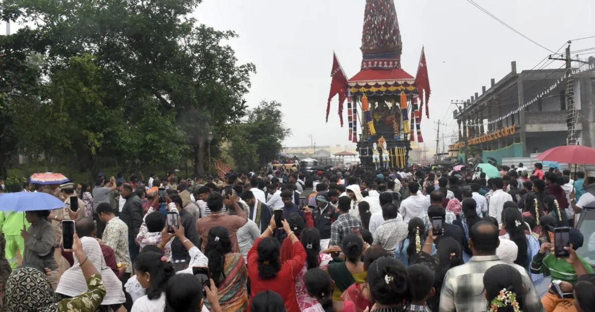 चामुंडी पहाड़ी पर धूमधाम से मनाया गया चामुंडेश्वरी रथोत्सव