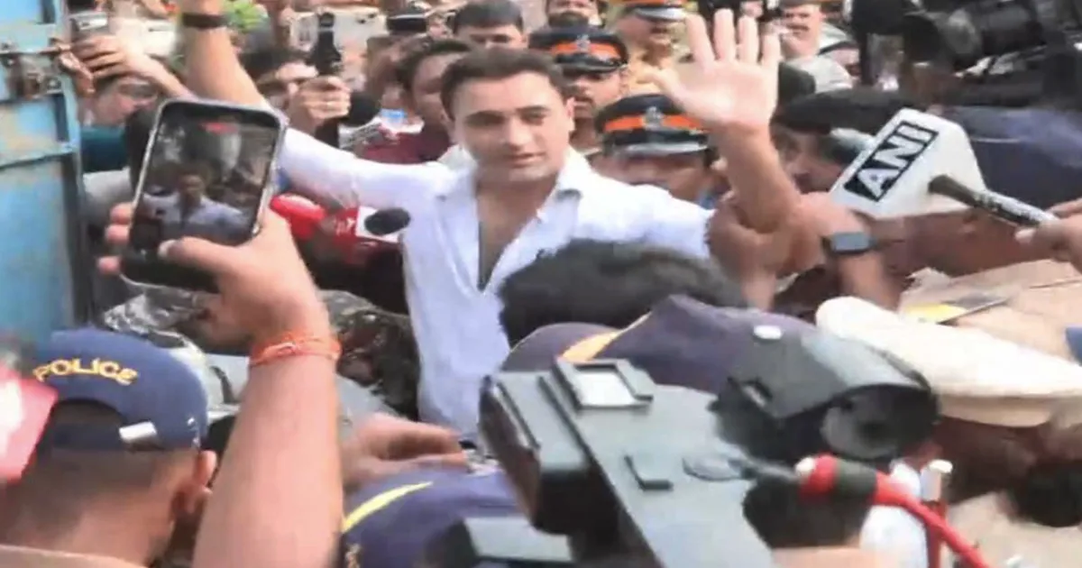 अभिनेता इमरान खान की 'लीव इंडिया नोटिस' के खिलाफ याचिका पर बॉम्बे हाईकोर्ट में मंगलवार को सुनवाई